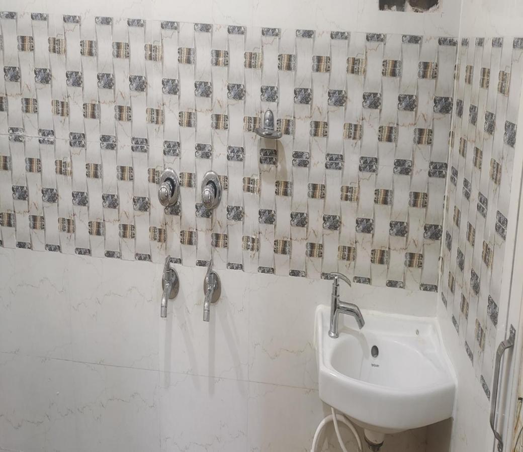 Staymaker Tirupati Guest House Calcutta Exteriör bild